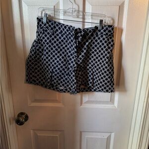 Crown & Ivy High Waist Black and White Shorts